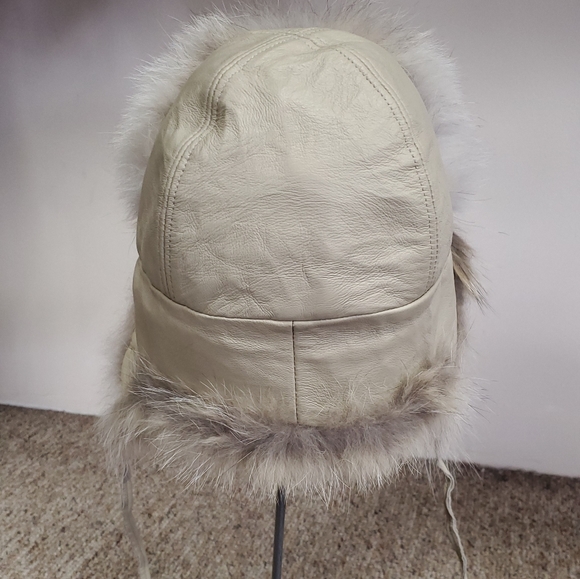 Coyote Fur and Leather Trooper Hat - Picture 5 of 6